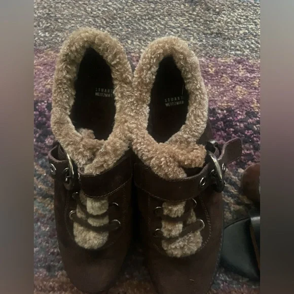 Stuart Weitzman Brown Suede Shearling-Lined Shoe with buckle closure & lug sole - Picture 12 of 12
